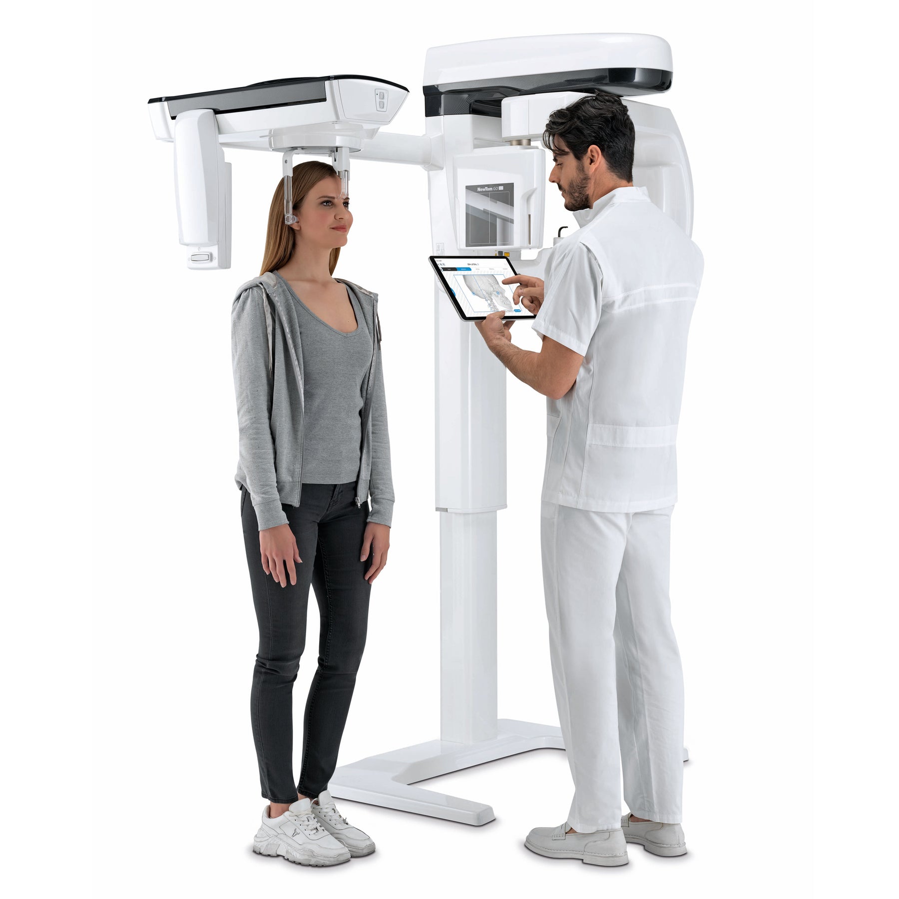 NewTom GO 2D/3D Ceph excellent ergonomics and an adaptive alignment system ensure correct positioning of the patient.