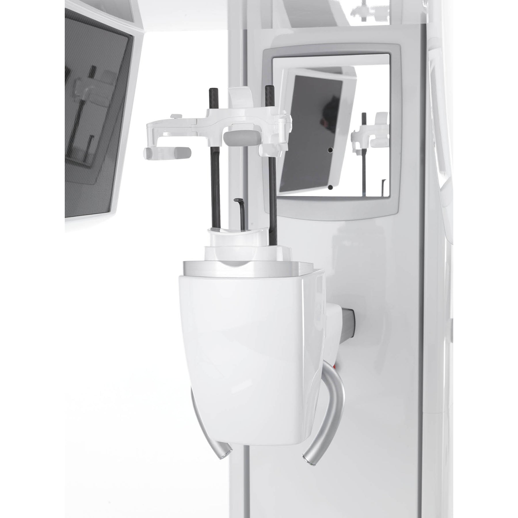 NewTom VGi Evo, the complete maxillofacial/ENT Cone Beam CT. The patented head support unit offers 7 stability (contact) points and laser guides for the utmost precision in the positioning of the patient.